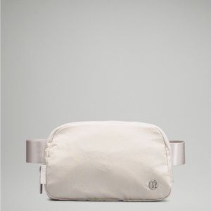 Lululemon Everywhere Belt Bag
